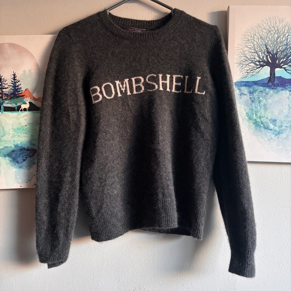 Victoria's Secret 100% Cashmere Bombshell sweater Small